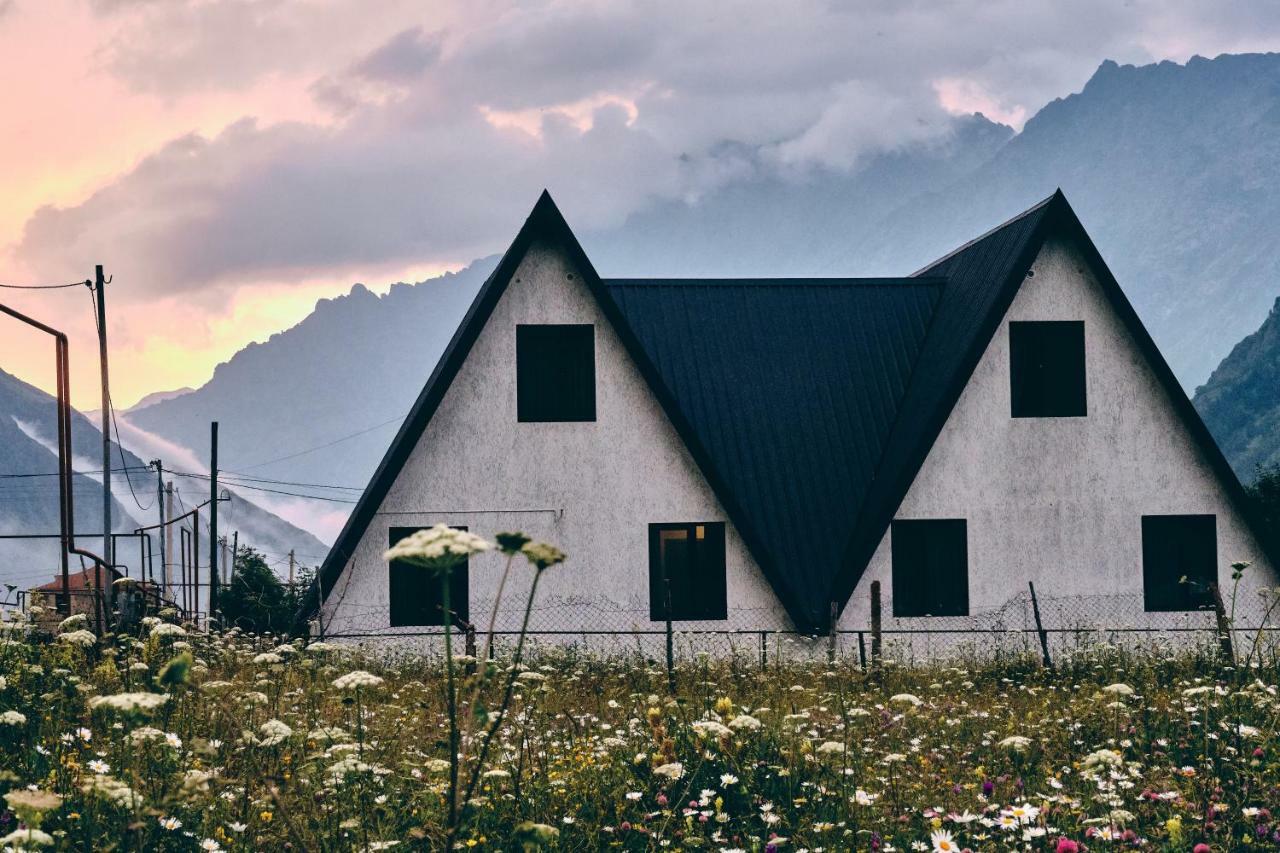 Hotel Twins Achkhoti Kazbegi Esterno foto